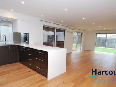 12 Pineroo Terrace, Ellenbrook WA 6069