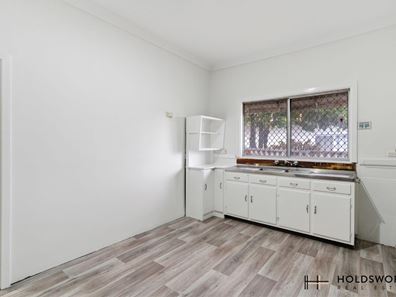 6 Taree Street, St James WA 6102