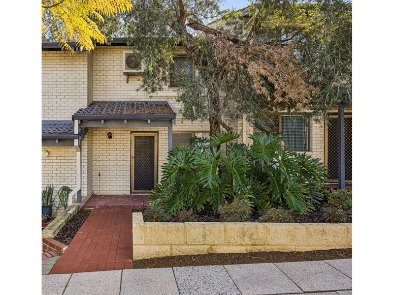 6/4 Ryrie Ave, Como WA 6152