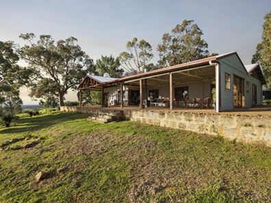 28 McKay Drive, Serpentine WA 6125