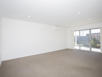 10 Emily Loop, Madeley WA 6065