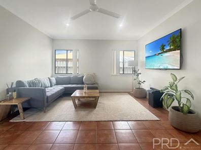 12 Armstrong Drive, Baynton WA 6714