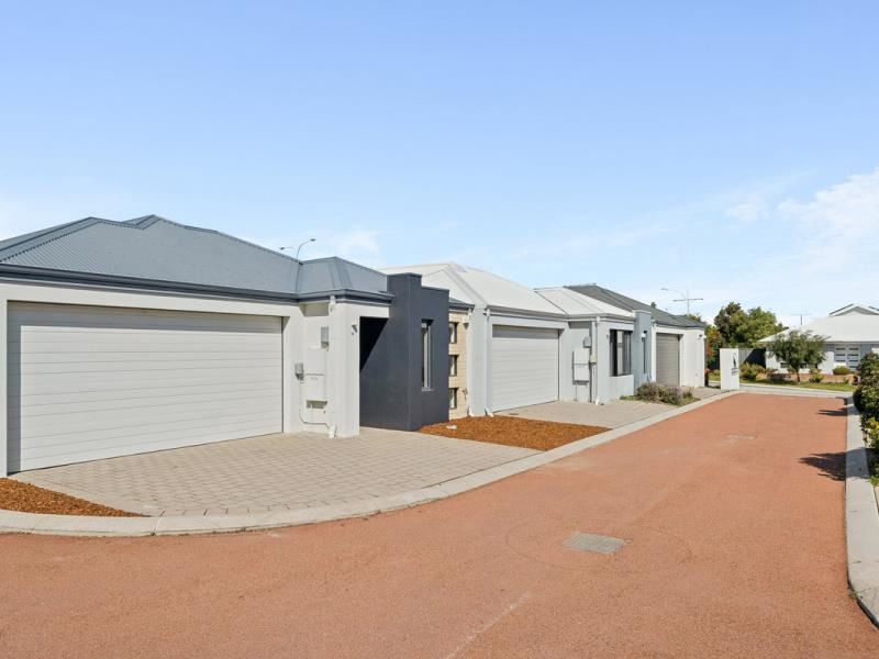 10/14 Wallangarra Road, Carramar
