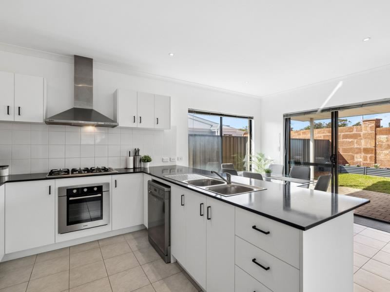 10/14 Wallangarra Road, Carramar WA 6031
