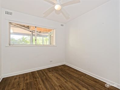 1/9 Gamble Place, Orelia WA 6167