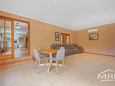 35 Queen Street, Little Grove WA 6330