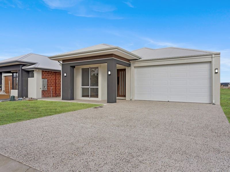 90 Sangria Boulevard, Southern River WA 6110