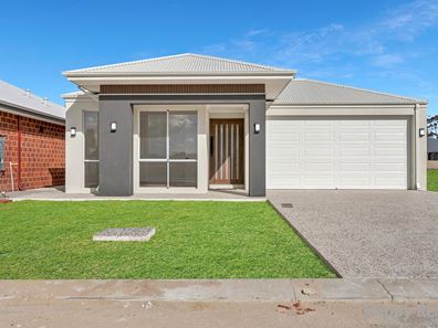 90 Sangria Boulevard, Southern River WA 6110