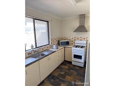 11 Edale Way, Westminster WA 6061