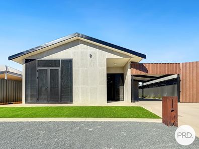 30 Karinha Way, Baynton WA 6714