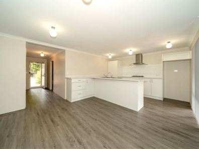 18 North Crescent, Byford WA 6122