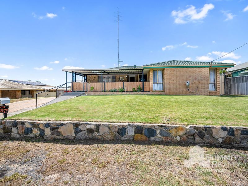 14 Hewison Street, Withers WA 6230
