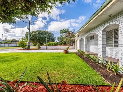 19 Herlihy Way, Warnbro WA 6169