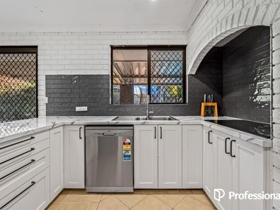 10A Lehmann Court, Kingsley WA 6026
