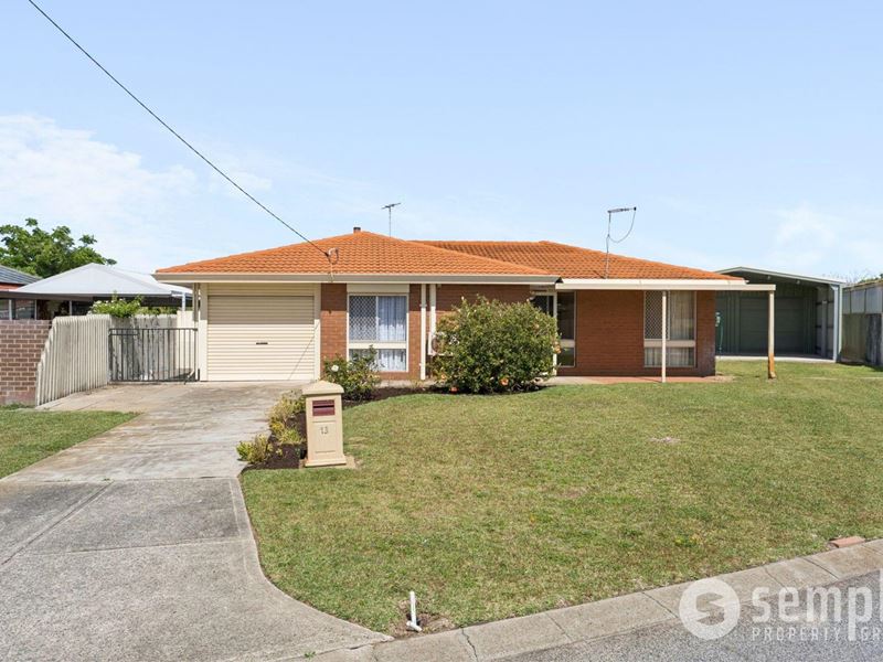 13 Neale Place, Cooloongup WA 6168