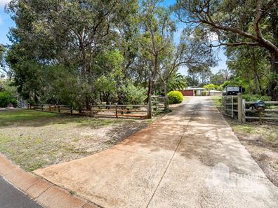 6 Hamblin Way, Leschenault WA 6233