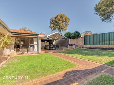 90 Regency Drive, Thornlie WA 6108