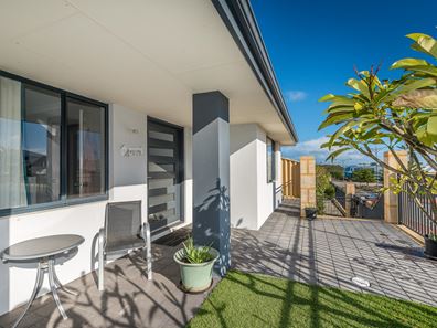 83 O'Mara Boulevard, Iluka WA 6028