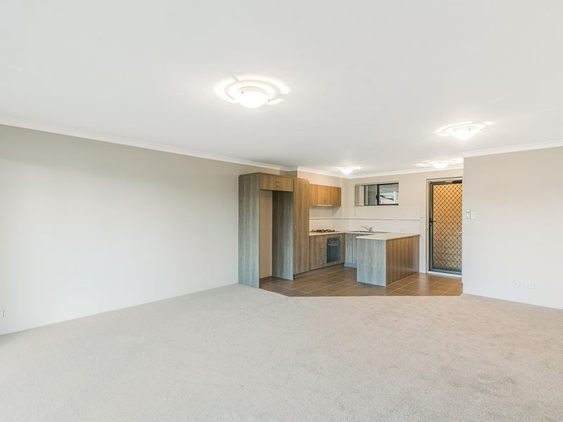 3/2 Towton Way, Langford