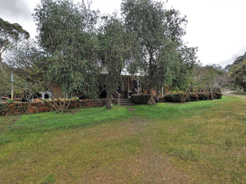 1525 Lion Street, Mount Helena
