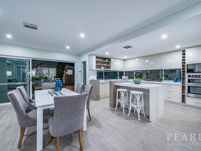 8 Chine Way, Alkimos WA 6038