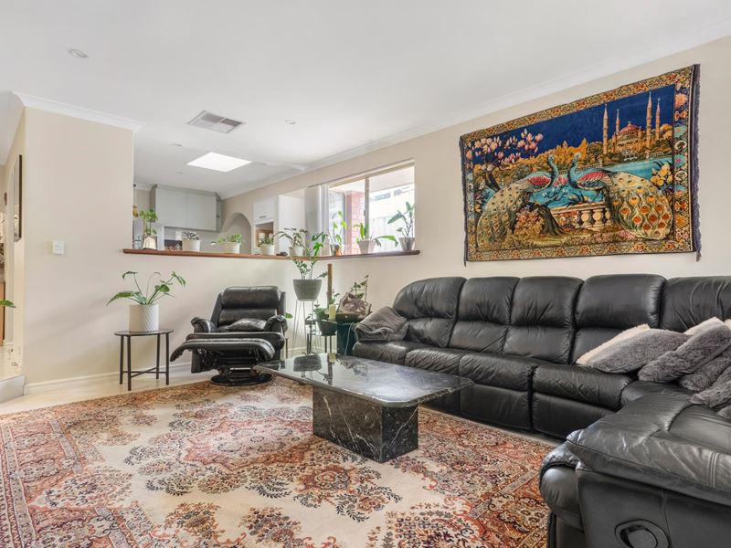 1 Crown Court, Thornlie