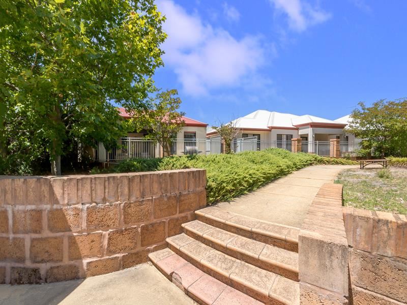 3/18 Bluestone Loop, Piara Waters WA 6112