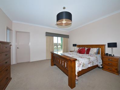 24 Longnor Parkway, Alkimos WA 6038