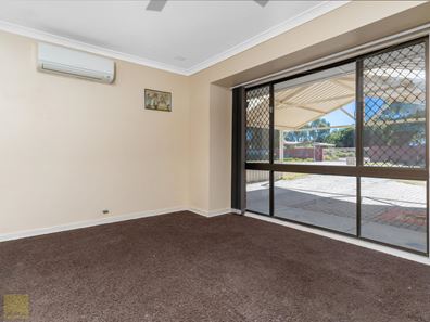 14 Shalford Way, Girrawheen WA 6064