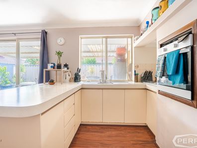 1B Jasmine  Place, Halls Head WA 6210