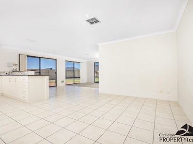 4 Topsail Street, Drummond Cove WA 6532