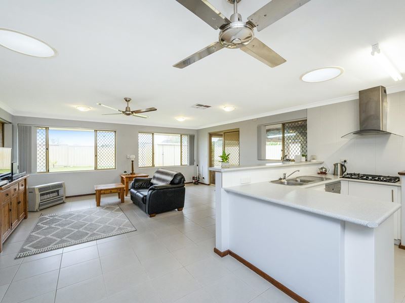 46 Waikiki Road, Safety Bay WA 6169