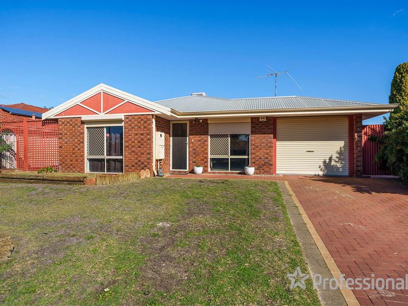 15 Creswick Cross, Kiara