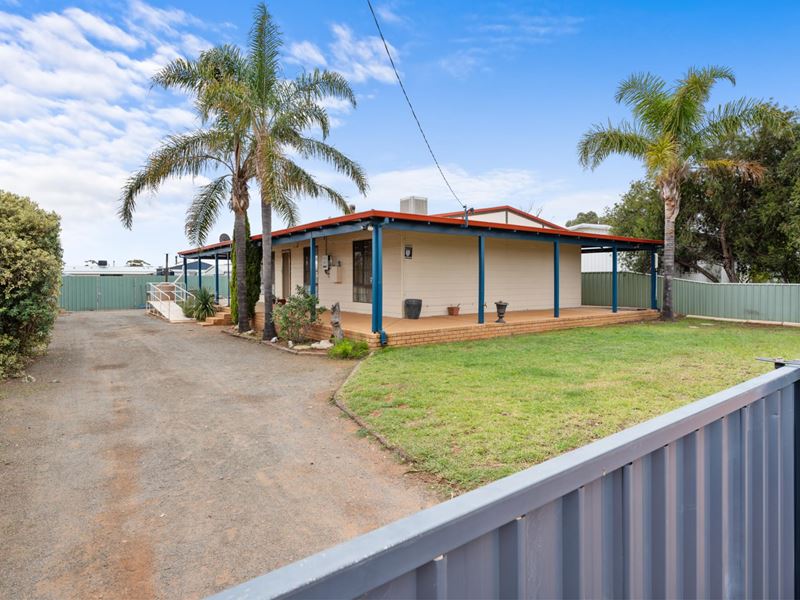 106 Shaw Street, Coolgardie