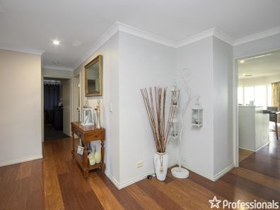 17 Pamplona Drive, Seville Grove WA 6112