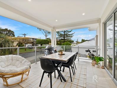 4/12 Lilacdale Road, Innaloo WA 6018