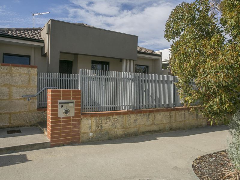 9 Perkins Drive, Clarkson