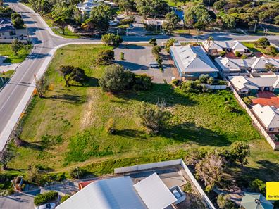 2 Cray Street, Lancelin WA 6044