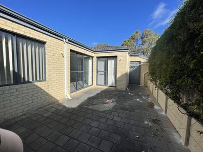 2/136 Lewington Street, Rockingham WA 6168