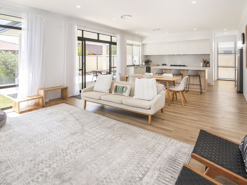 69 Higgins Drive, Broadwater