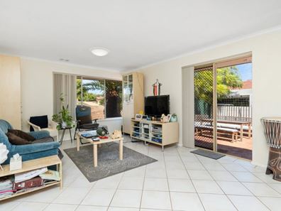 15a McWhae Road, Hillarys WA 6025