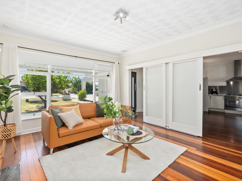 19 Leeds Street, Dianella