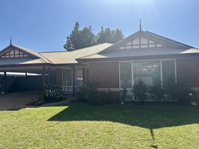 34 Geoffrey Stokes Parade, Kalgoorlie