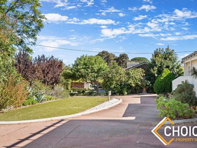 4 Traylen Road, Kalamunda WA 6076