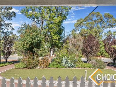 4 Traylen Road, Kalamunda WA 6076