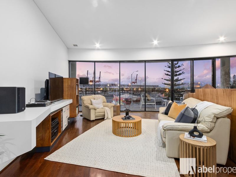 2/70 Elder Place, Fremantle WA 6160