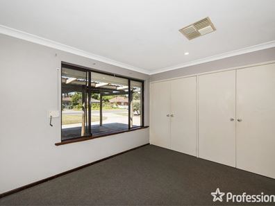 26 Little John Road, Armadale WA 6112