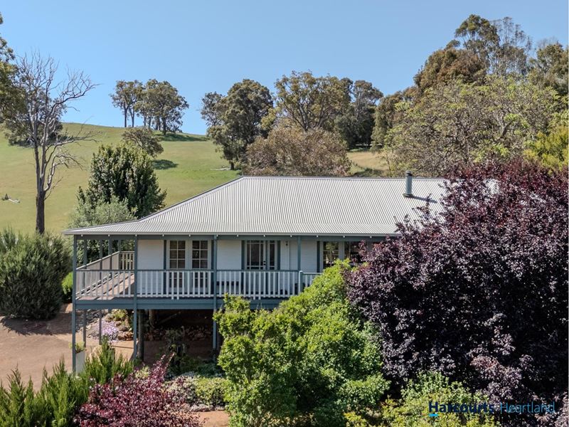 1 Chevis Court, Kangaroo Gully WA 6255