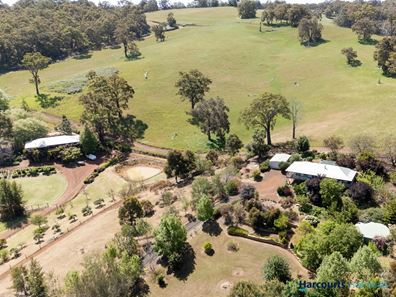 1 Chevis Court, Kangaroo Gully WA 6255