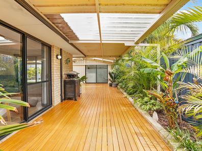 11 Caranja Court, Warnbro WA 6169